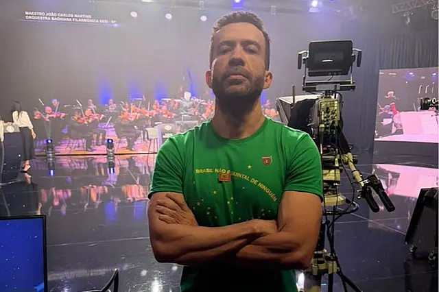 André Janones, "General do exército de Lula", anuncia alta hospitalar para esta terça-feira (20) e projeta retorno imediato à campanha digital
