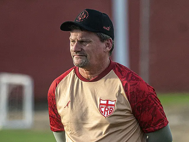 Em busca de técnico para 2027, Santa Cruz coloca treinador do CRB como prioridade
