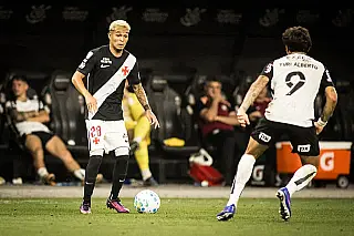 Onde assistir futebol neste sábado (24): veja jogos, horários e transmissões na TV e streaming