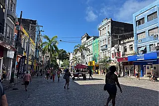 Comércio opera em ritmo facultativo no feriado de Finados; veja o que abre e fecha no Grande Recife