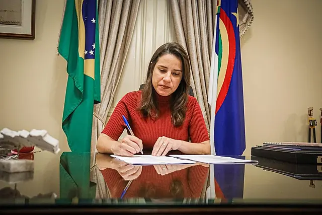 Raquel Lyra promete pagar BDE dos professores de Pernambuco até 30 de outubro