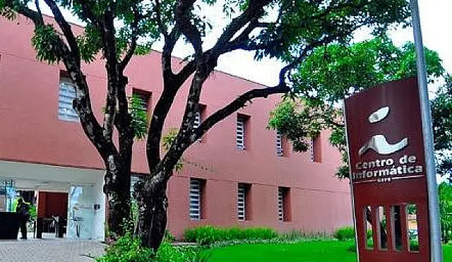 Inscrições para professor substituto na UFPE terminam em 29 de outubro; salários chegam a R$ 8,3 mil