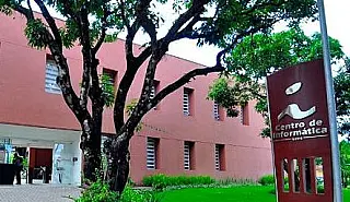 Inscrições para professor substituto na UFPE terminam em 29 de outubro; salários chegam a R$ 8,3 mil