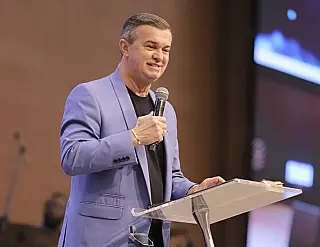 Pastor alerta sobre burnout e ansiedade entre cristãos: “Aprendam a descansar em Cristo”