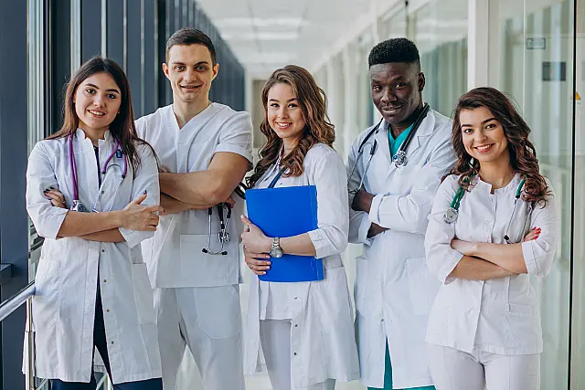 Mais Médicos Especialistas abre 4.574 oportunidades; inscrições vão até 29 de outubro