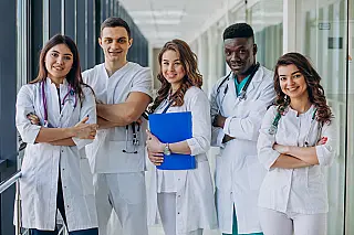 Mais Médicos Especialistas abre 4.574 oportunidades; inscrições vão até 29 de outubro