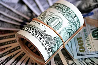 Dólar sobe quase 11% no primeiro pregão após reeleição de Lula