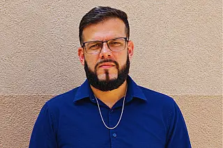 Homem condenado por assassinar ex-namorada é acusado de matar nova companheira a facadas