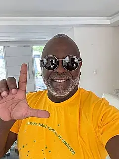 Cantor Gospel Kleber Lucas aparece em vídeo com orientações de Janones para mobilização pró-Lula