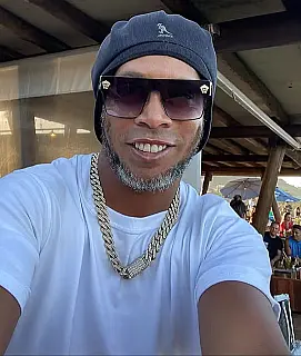 Volta de Ronaldinho Gaúcho aos gramados provoca corrida por ingressos e impulsiona clube italiano