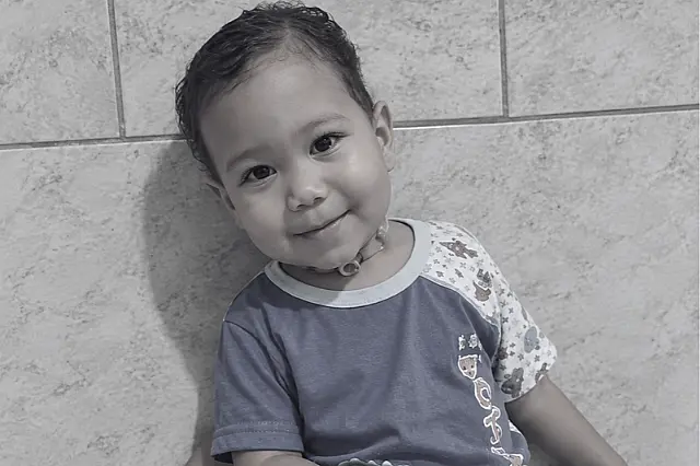 Morre o pequeno Davi Bernardo, de 2 anos, após mãe mobilizar ajuda para transferência médica de Arcoverde ao Recife