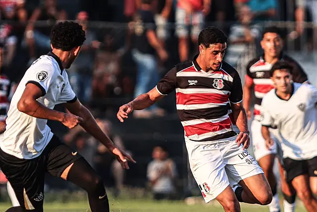 Santa Cruz empata com Atlético-MG em Caruaru e deixa decisão das quartas em aberto